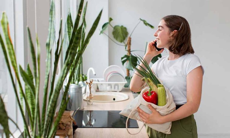 Transformez votre cuisine avec des plantes pour une décoration verte et apaisante
